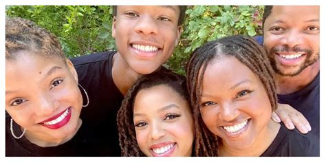 halle bailey parents and siblings